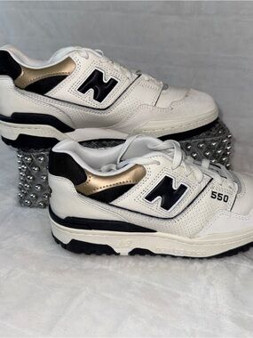 New Balance 550 50th Anniversary White Black Gold Men’s 6.5 / Women’s 8 NWB